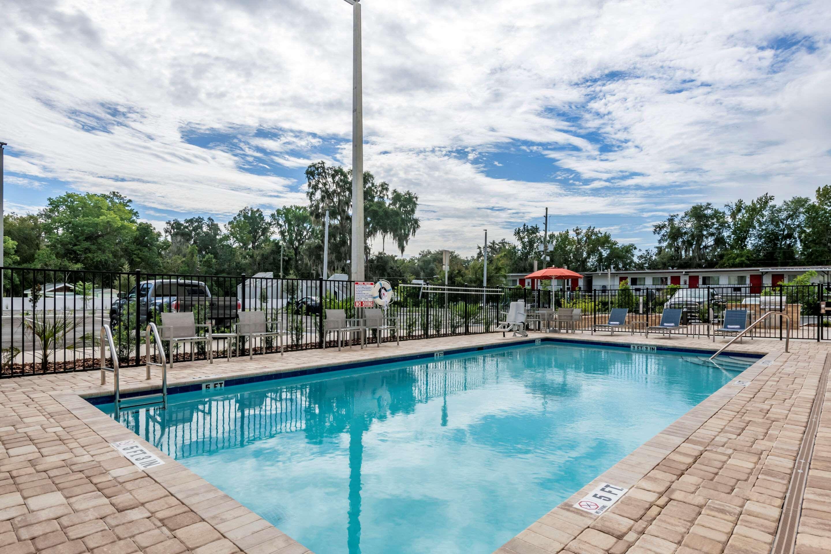 Comfort Suites Gainesville Near University Εξωτερικό φωτογραφία