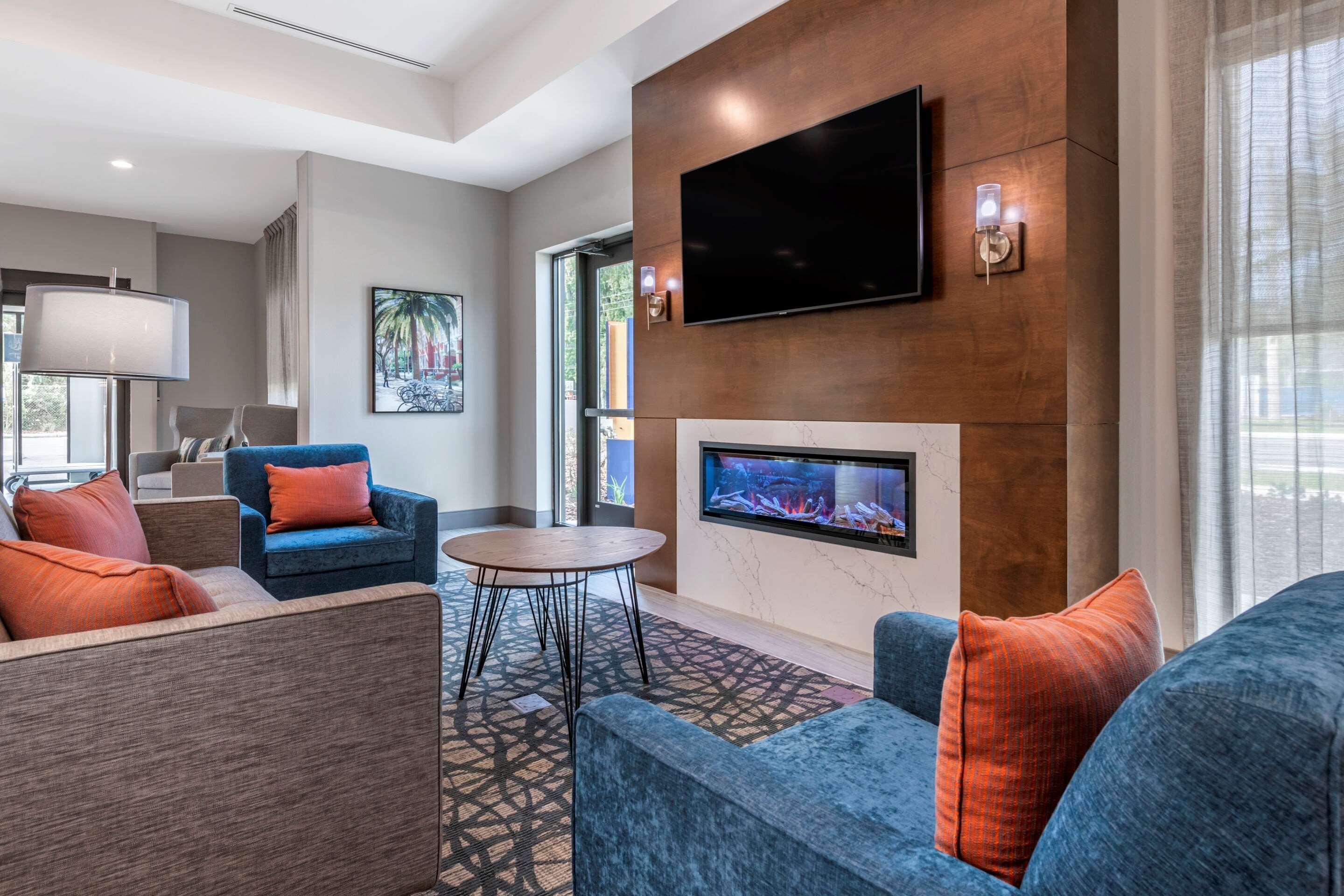 Comfort Suites Gainesville Near University Εξωτερικό φωτογραφία