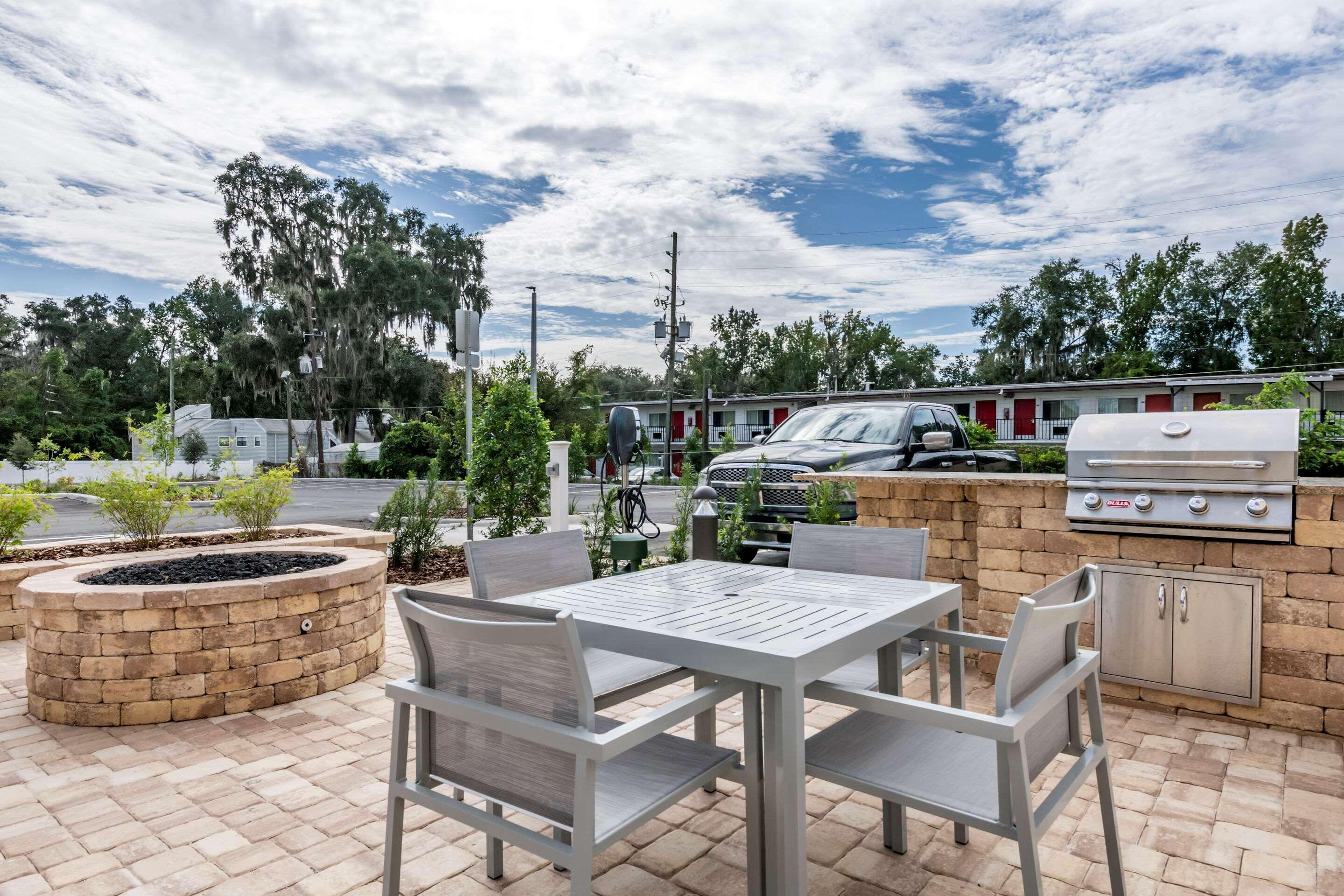 Comfort Suites Gainesville Near University Εξωτερικό φωτογραφία